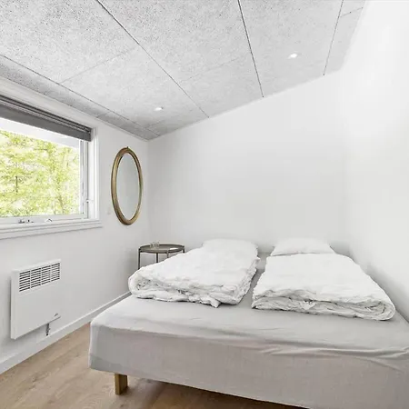2640-nexo-strandbyskoven-11 * Neksø