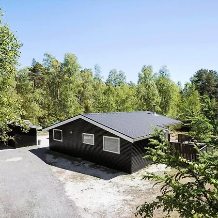 2640-nexo-strandbyskoven-11 Neksø